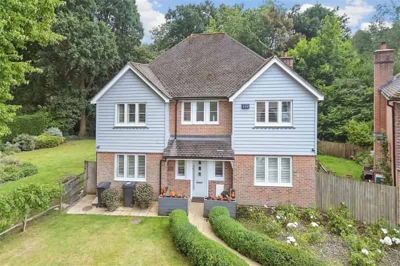 5 Bedroom Detached House For Sale