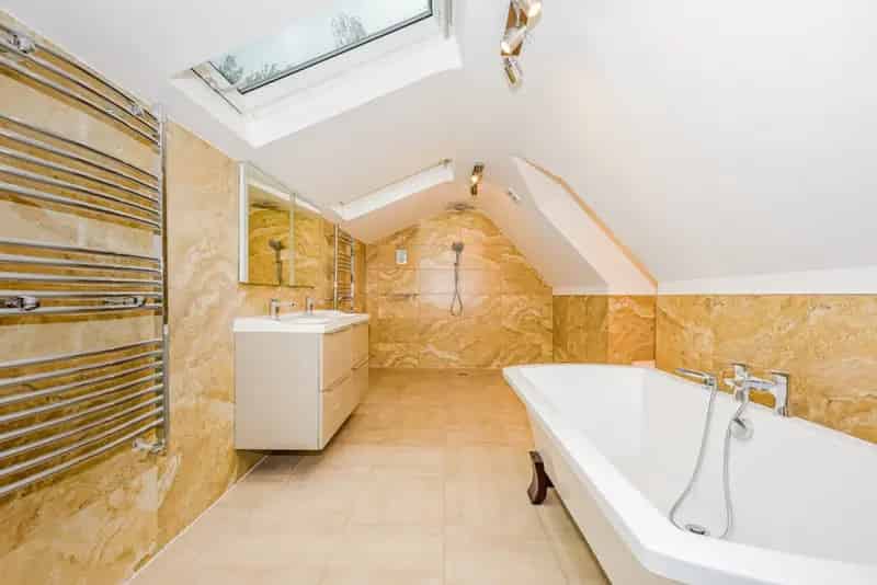 5 Bedroom House To Rent Available August 15 2025