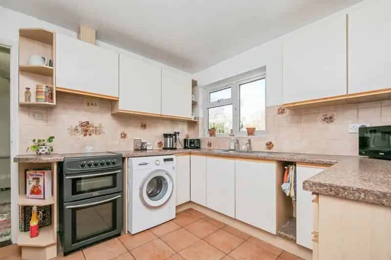 Two Bedroom Semi-Detached Bungalow in Eyke