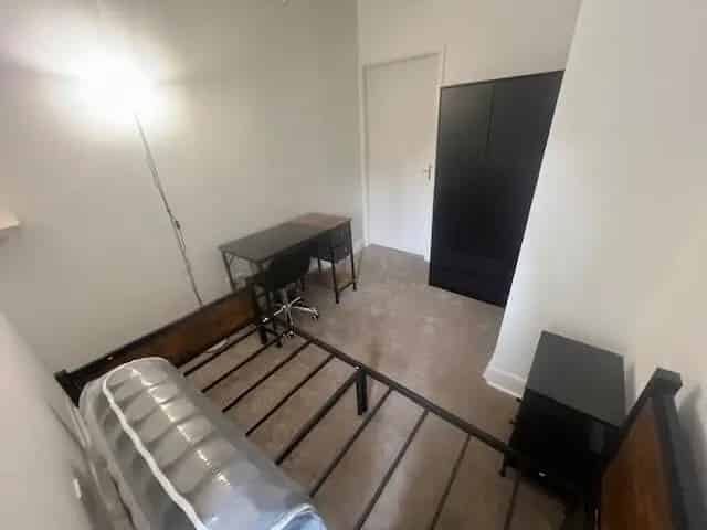 1 Bedroom House Share - 50% Off First Month - No Deposit Option