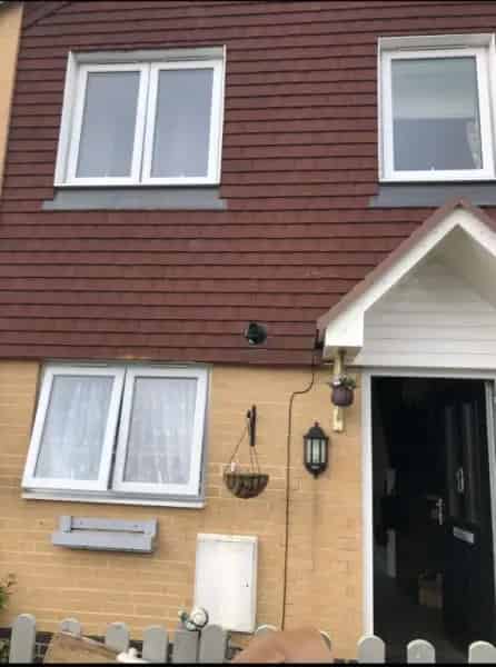 Beautiful Three-Bed House Ashford Gated Driveway Garden Sheds