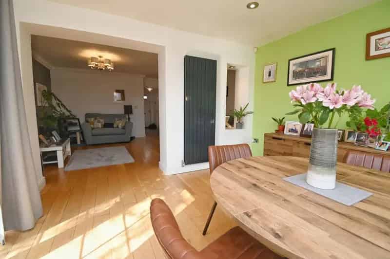 4 Bed House for Sale in Mapplewell Barnsley