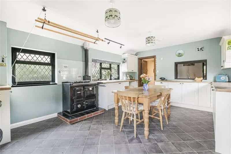 3 Bed Grade II Listed Cottage South Downs Views