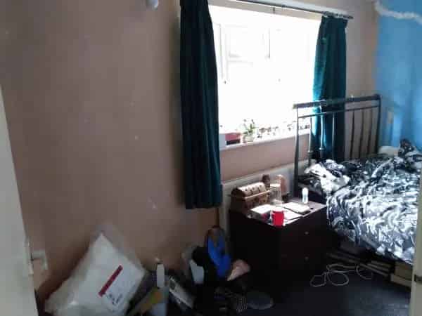 2 Double Bedroom House Near Schools and Station