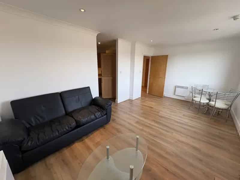 1 Bedroom Flat To Rent Available 2025