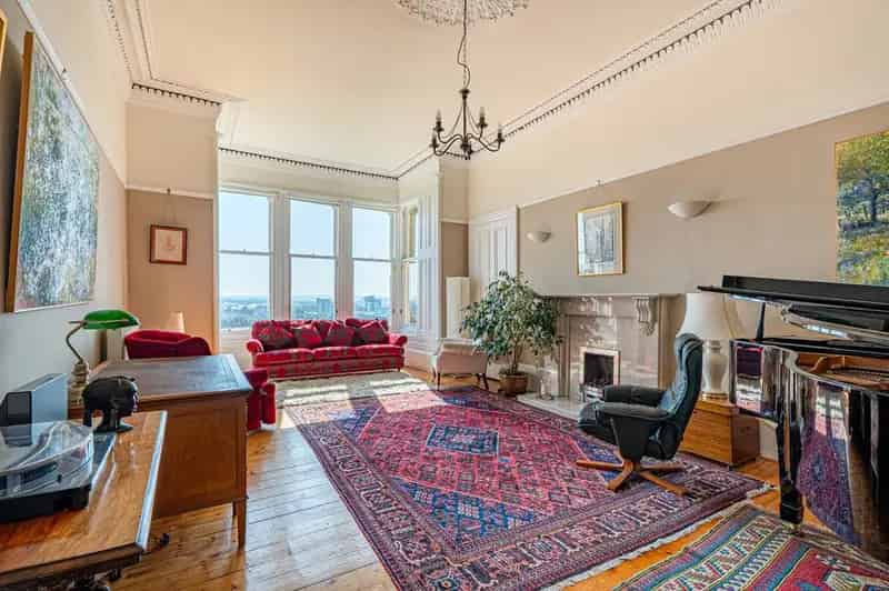 3 Bedroom Apartment for Sale in Partickhill Glasgow