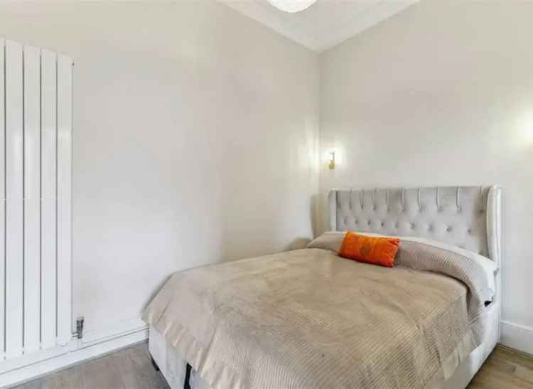 Large 1-Bed Flat near Gloucester Road