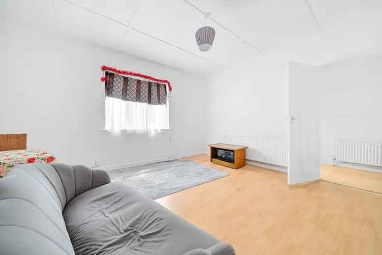 3 Bedroom Period Duplex Apartment Requiring Modernisation Chain Free Extended Lease