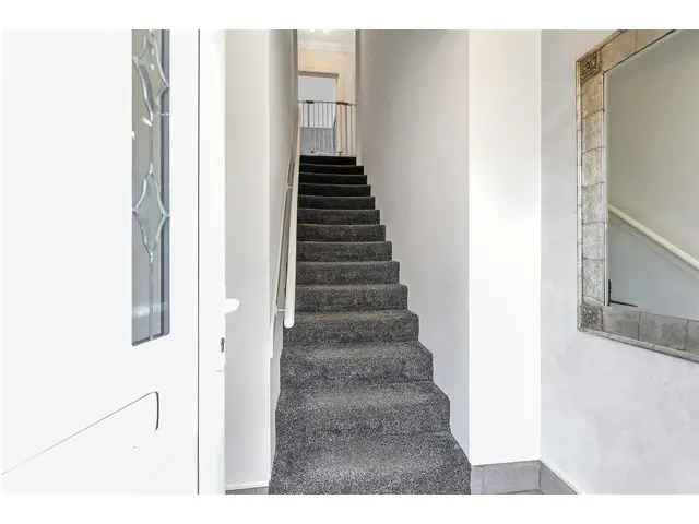 2 Bedroom Cottage for Sale Immaculate Condition