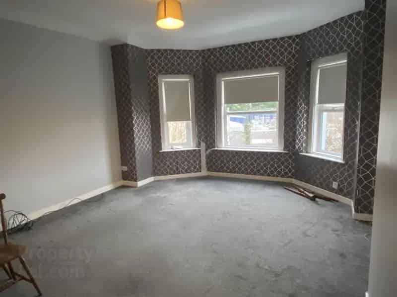 2 Bedroom Flat to Rent Central Location Parking Available
