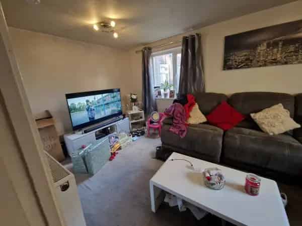 Quiet Area Home with Garden and Parking