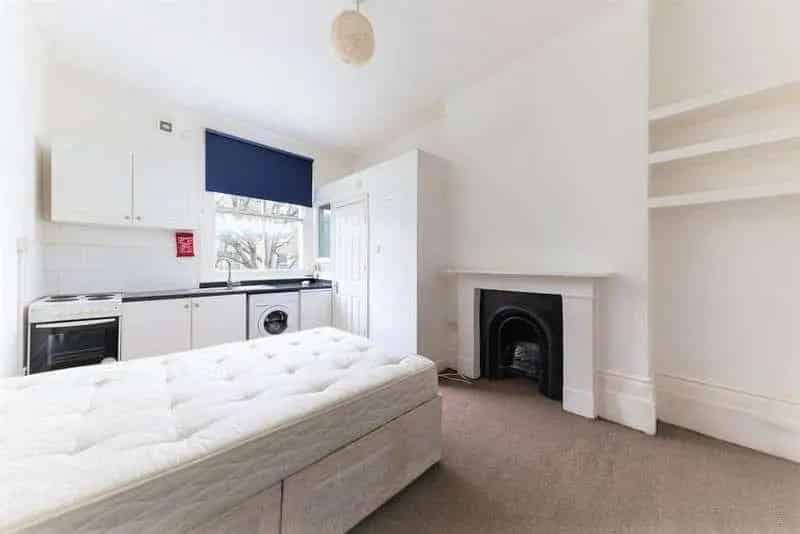 9 bed house for sale