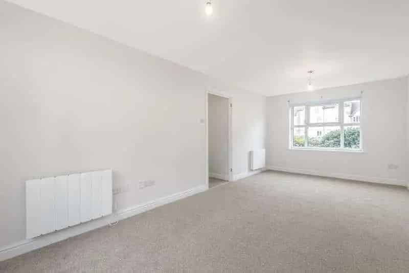 2 Bed Flat for Sale - Ground Floor Apartment with Parking
