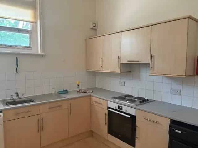 1 Bedroom Ground Floor Flat Near Beach