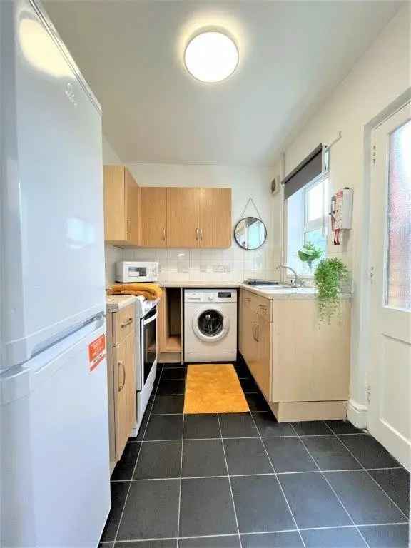 3 Bedroom Terraced House for Rent