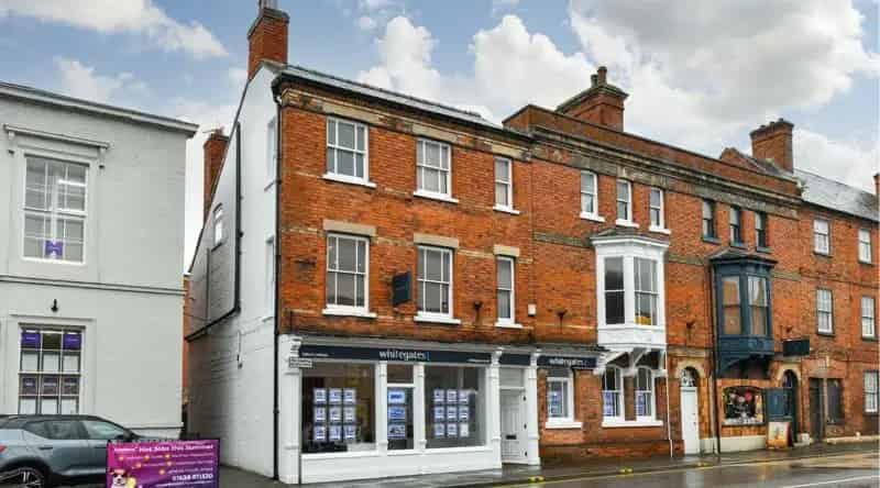3-Storey Building with Estate Agent & 6 Flats for Sale