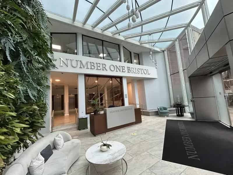 High-Spec Office Suite 30 Workstations City View Gym