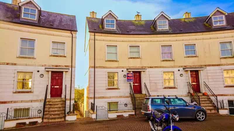 3 Bedroom Townhouse For Rent