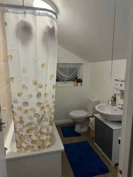 2 Bed House with Garden Near Cheltenham Centre