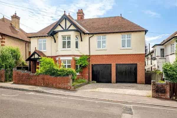 Spacious Family Home with Potential Annexe Salisbury Wiltshire