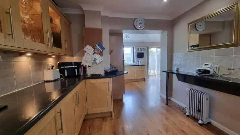 3 Bed House for Sale Hollywood
