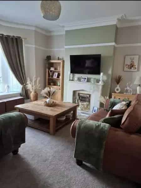 Huge 3 Floor Victorian End Terrace House with Large Garden
