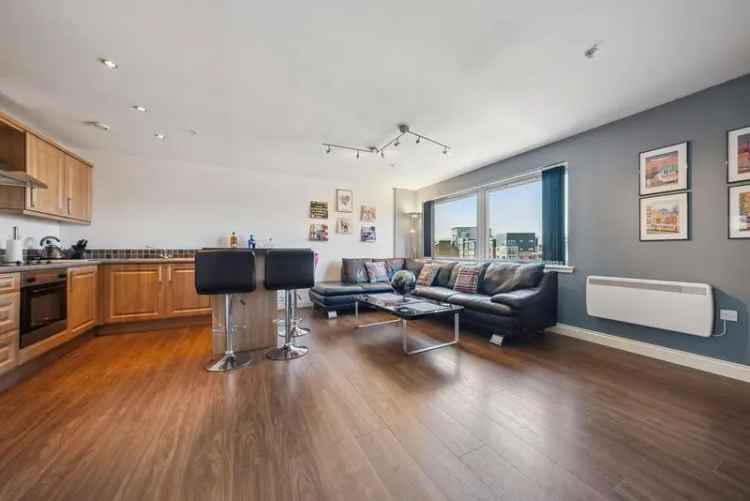 2 Bedroom Flat for Sale Near Glasgow City Centre