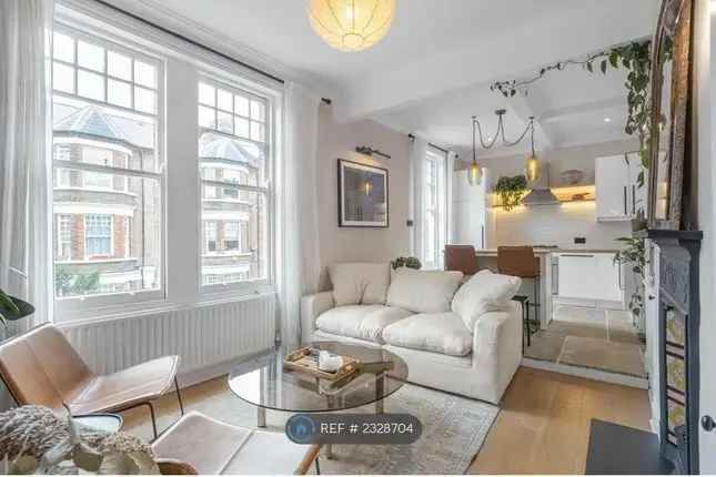 Flat to rent in Venn Street, London SW4