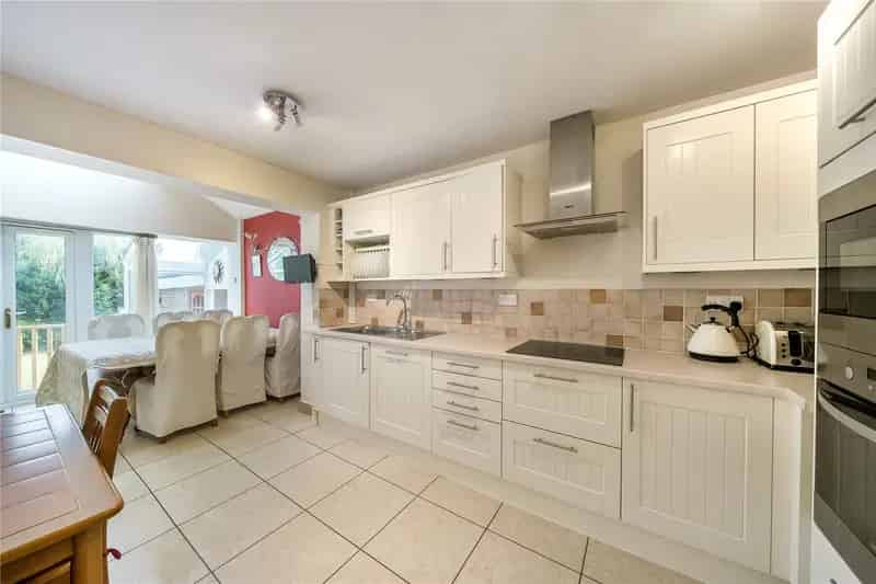 Four Bedroom Detached Bungalow Horsforth Great Family Home