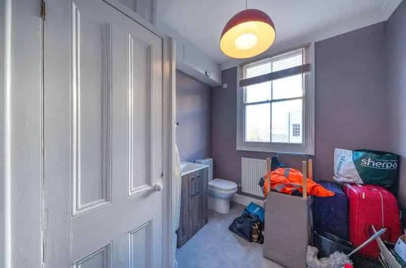 2 bed flat for sale