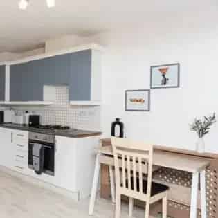 4 Room 316 m² House Manchester Free Parking Garden BBQ