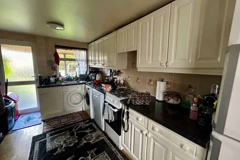 4 Bedroom Family Home Zero Deposit Available Mid April