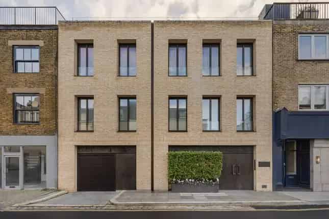 Luxury 3-Bedroom Duplex Penthouse in Knightsbridge
