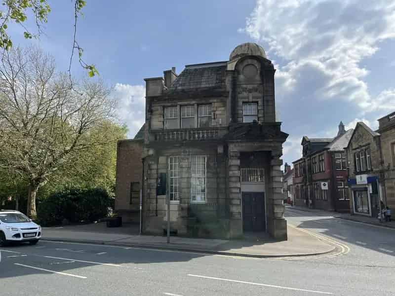 Former Bank Premises 2307 sq ft - Leasehold