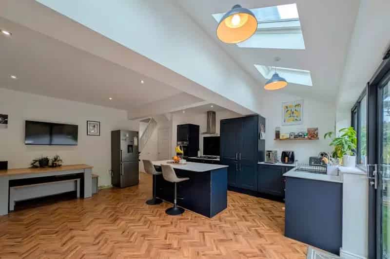 3 Bedroom Detached House For Sale - Refurbished Family Home