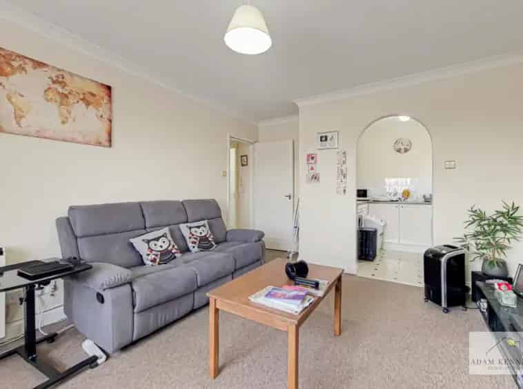 1 Bed Flat for Sale - Buy to Let Investment Opportunity