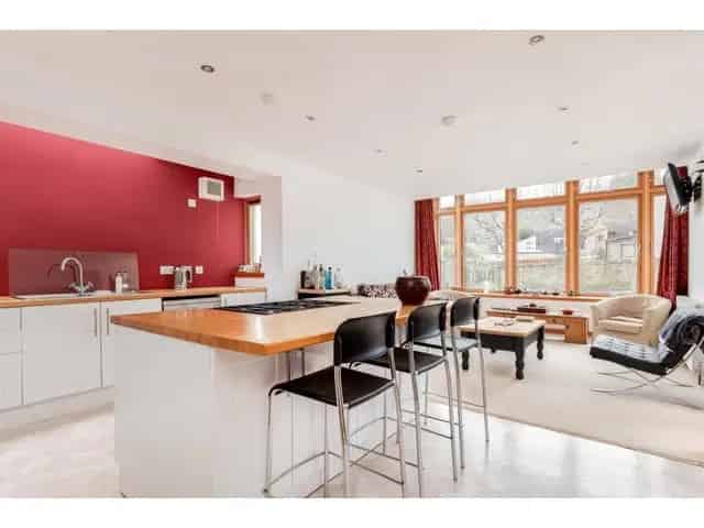5 Bedroom Semi-Detached House for Sale