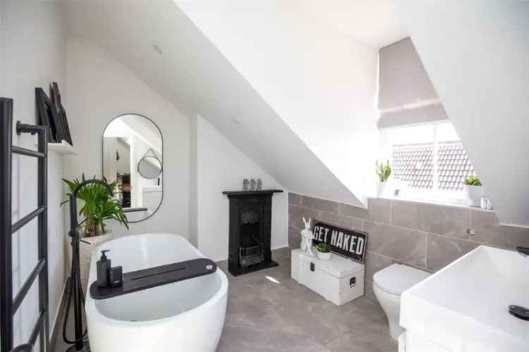 3 Bedroom Maisonette for Sale Near Durdham Downs