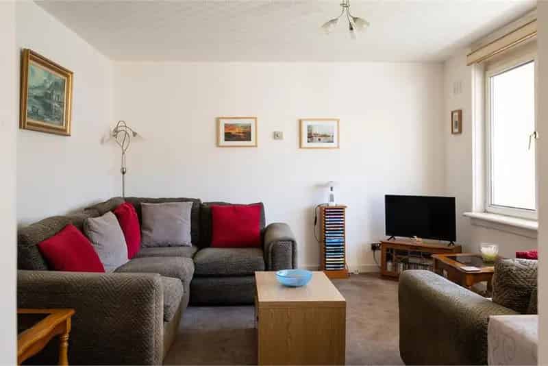 2 Bed Flat Newhaven Main Street Edinburgh