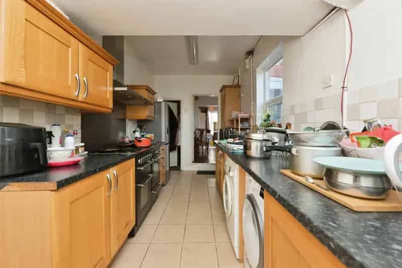 Victorian Terraced House  The Mounts Northampton Three Bedrooms