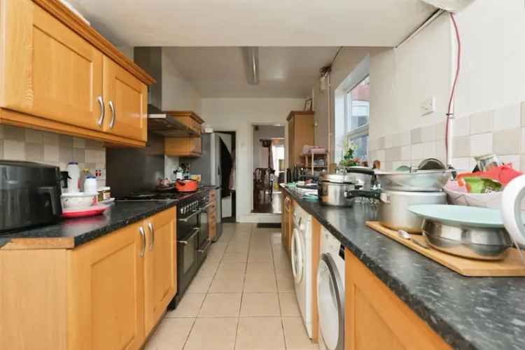 Victorian Terraced House  The Mounts Northampton Three Bedrooms