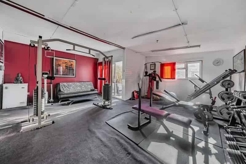 Spacious 3-Bedroom Semi-Detached Home with Large Garden Room and Garage