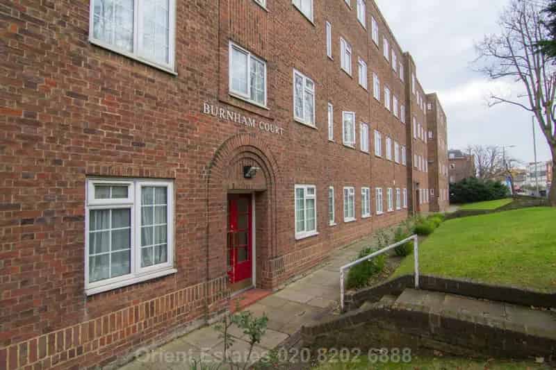 2 Bedroom Apartment House to Rent Near Hendon Underground Station