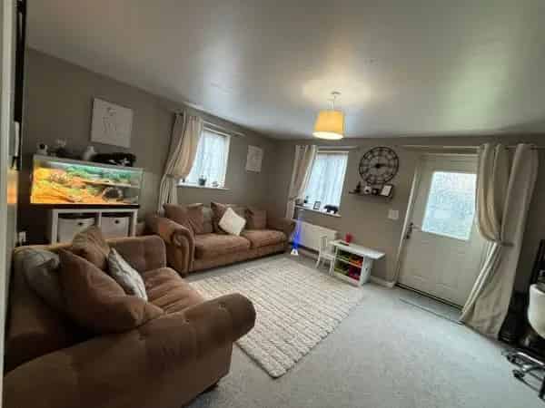 3 Bed House Near Schools and Shops