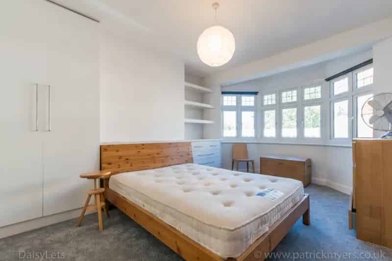 Three Bedroom 1930s House Camberwell Near Peckham Rye