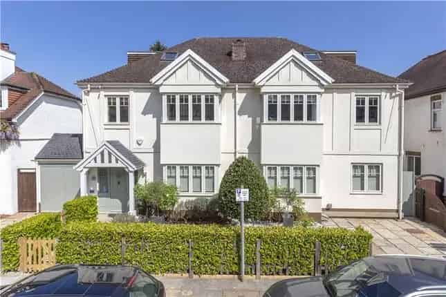 Barnes Family Home 6 Beds Large Garden Off Street Parking