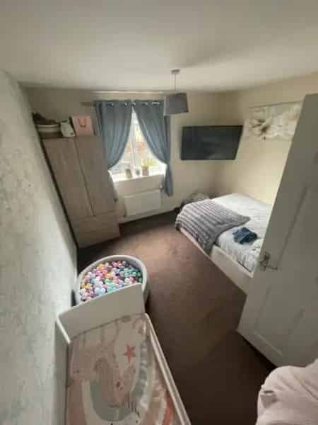 1 Bedroom New Build Flat with Parking