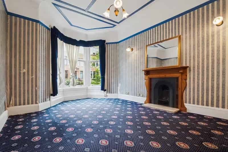 2 Bedroom Apartment for Sale West End