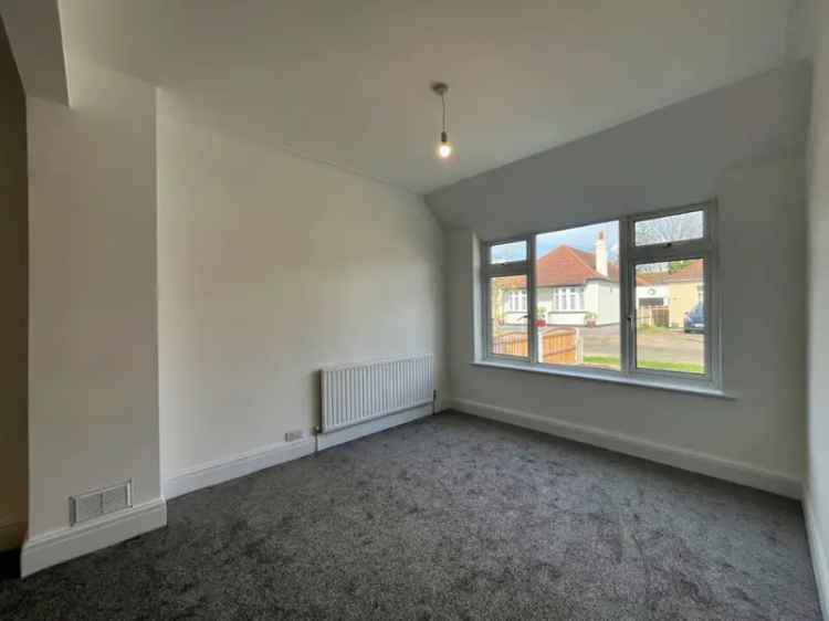2 Bedroom Bungalow For Sale Southend-on-Sea