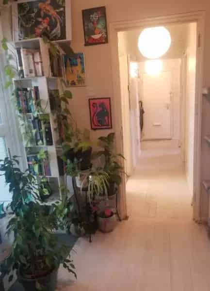 2-Bedroom Flat Battersea Park Secure Tenancy Pet Allowed